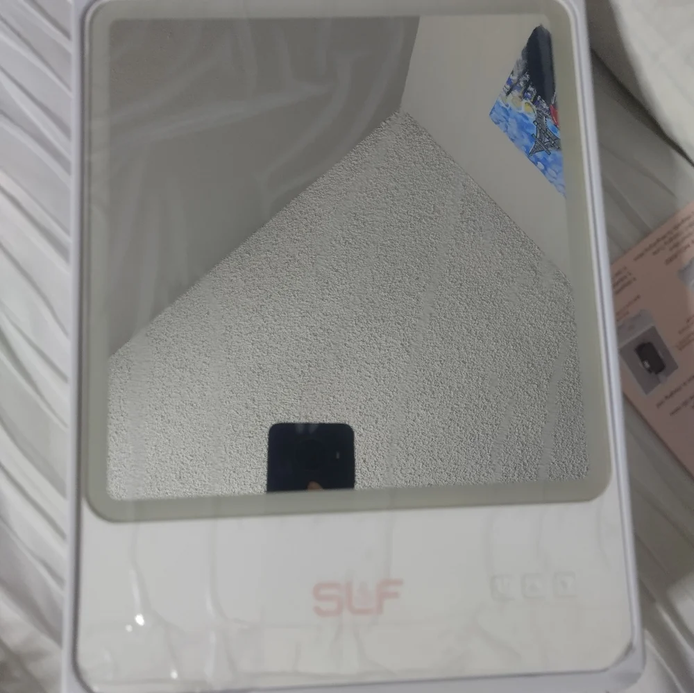 Smart tablet mirror